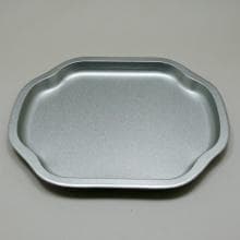 Tácek plechový 155 x 190 mm - stříbrný —